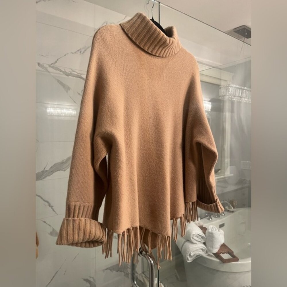 Dressing, rich, in  a camel colour , Alexandra Bartlett, sweater size large